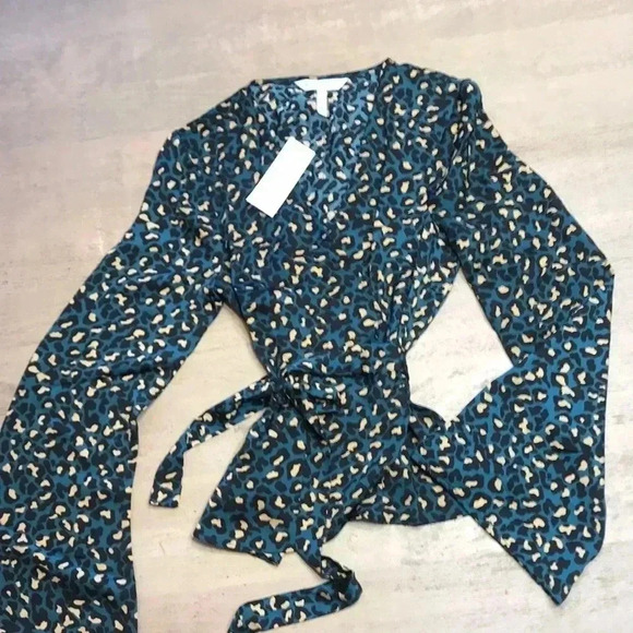 NWT BCBGeneration blouse size small - Picture 1 of 5